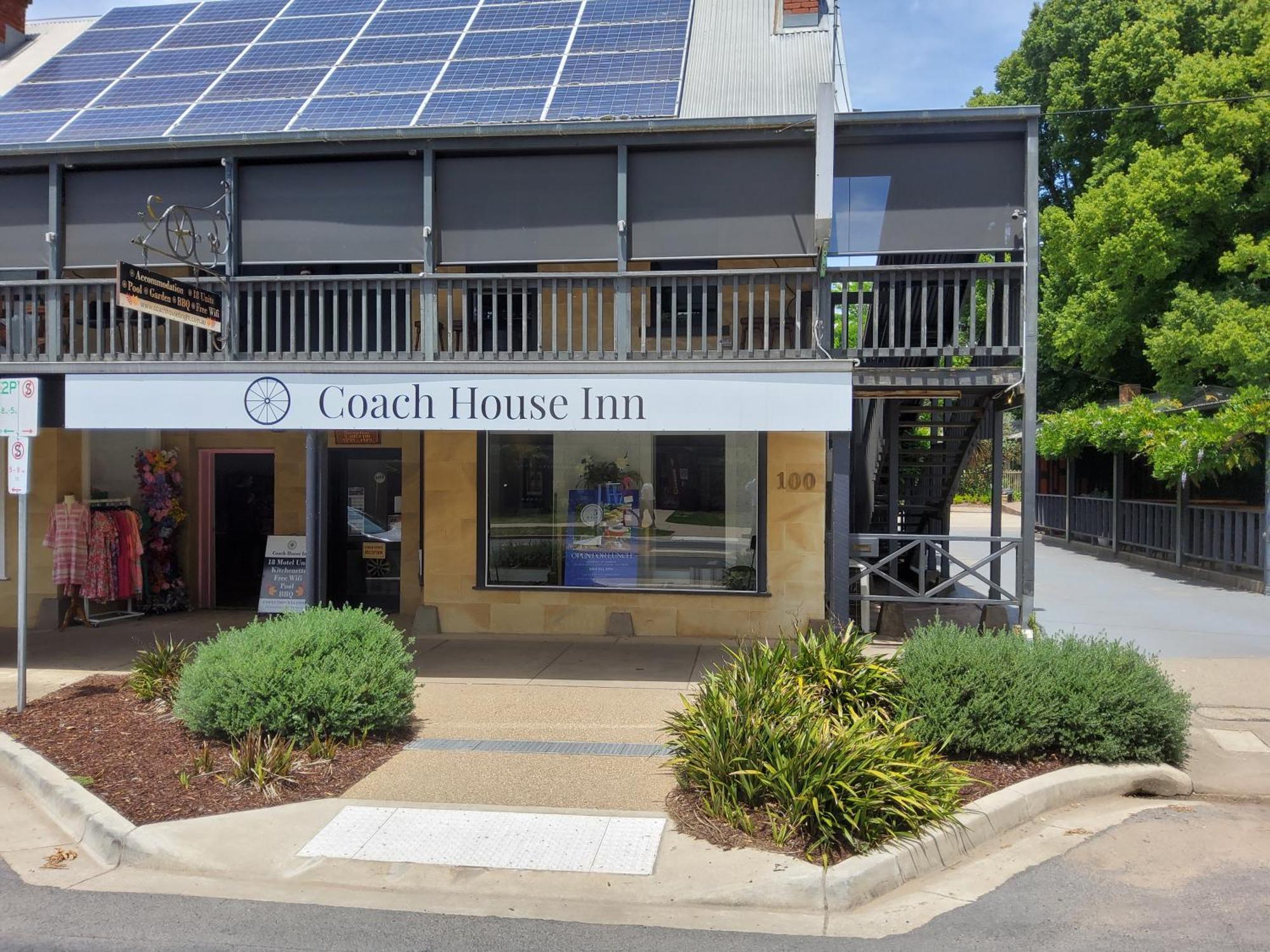Coach House Inn Bright Exterior photo